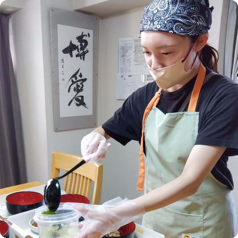 大串侑里子の業務風景